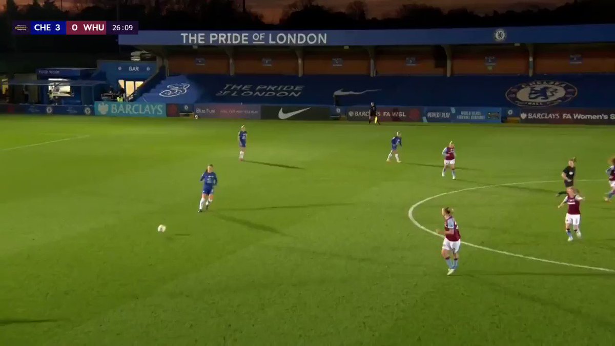 Quick-fire double for @ChelseaFCW! ⚡️

Just two minutes after @PernilleMHarder made it three, @Bethany_Eng15 gets in on the act!

#ContiCup