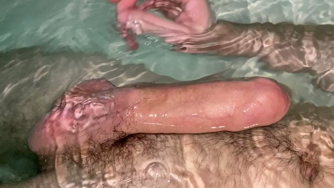 Playing with my big cock in the baththub while moaning until cumming 😩🍆💦(sound on)

⭐️https://t.co/FXFY5WJCRI⭐️<--More