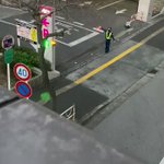 これは楽しんで仕事をやっている人。キレの凄い警備員さんいた。