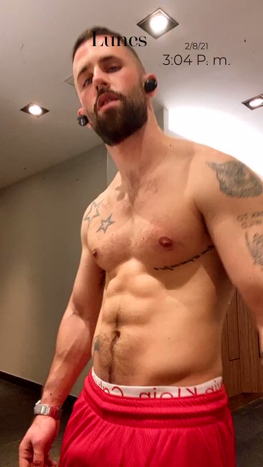 Monday Wkout ✅??? https://t.co/o4pmuJxkeO
