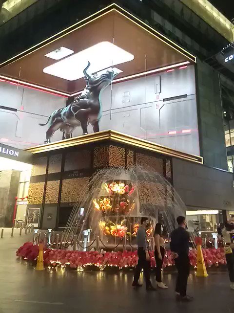 初めて見たらビックリ！？マレーシアの広告が凄すぎるwww