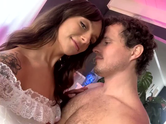 Shot a beautiful switch scene with the super hunky @RobbyEchoXXX ??? These hippie boys can really fuck