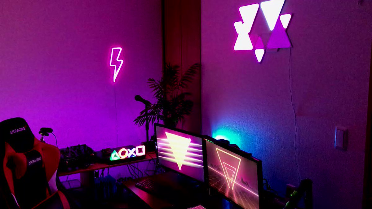 ゲーム部屋 買って良かったアイテムや白い照明 カワイイ女子向けグッズも紹介 ジャンクライフ