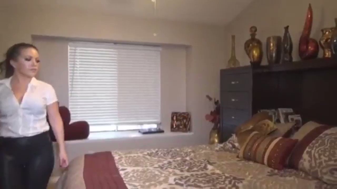 @latina_naughtys video Tweet