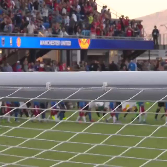 Happy 27th Birthday to Memphis Depay - An absolute baller 