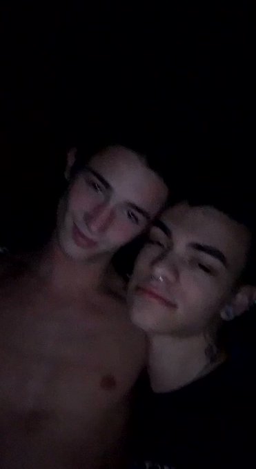 Y’all, look at my sexy prince??? @DallasxPreston https://t.co/lo3xNdbTjz