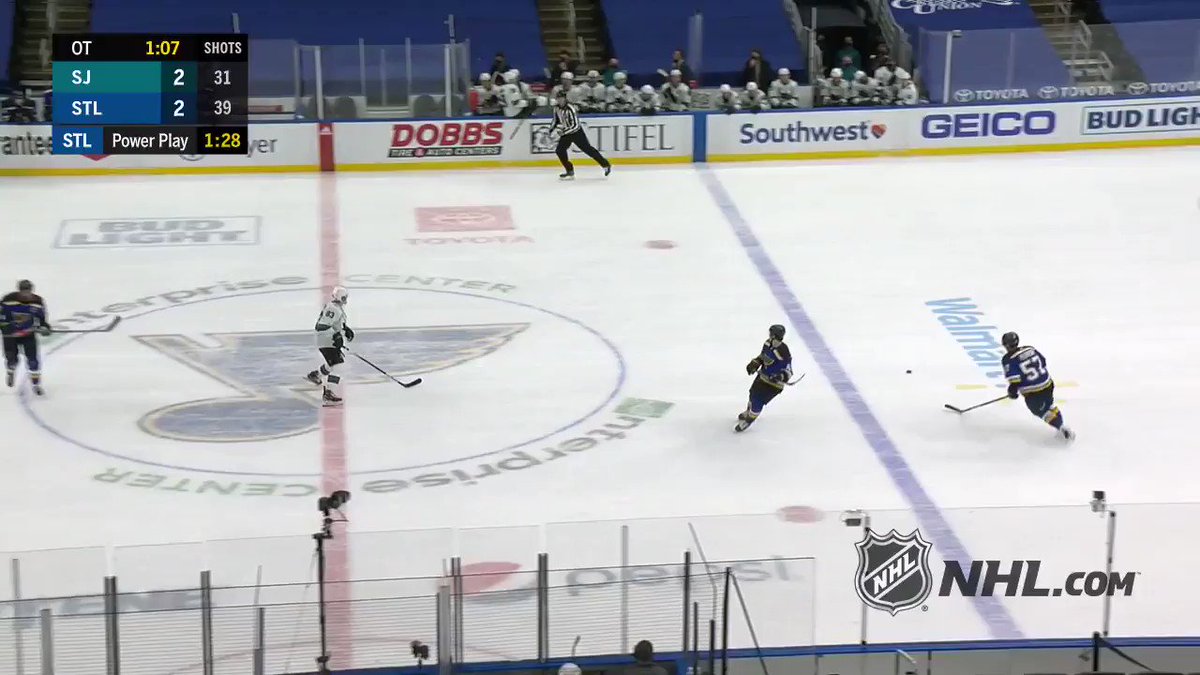 @NHL's photo on perron