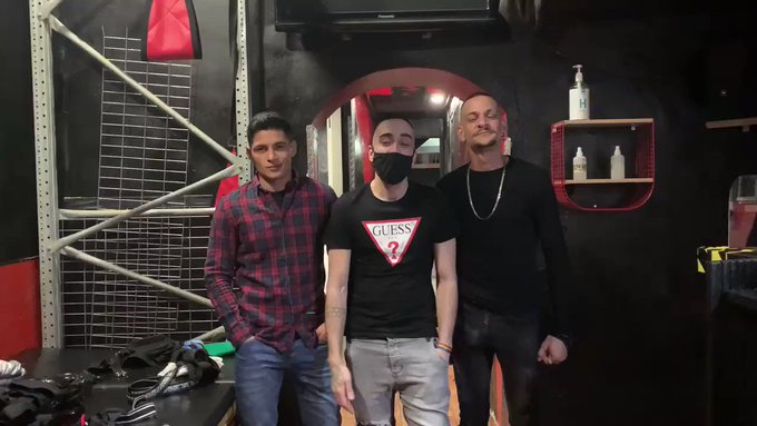 Próximamente en https://t.co/AYDtcvAn9P @jess_crunchboy 
Escena? @santiagoRxxx y @nikollayf ?
?@rafamarcoporno