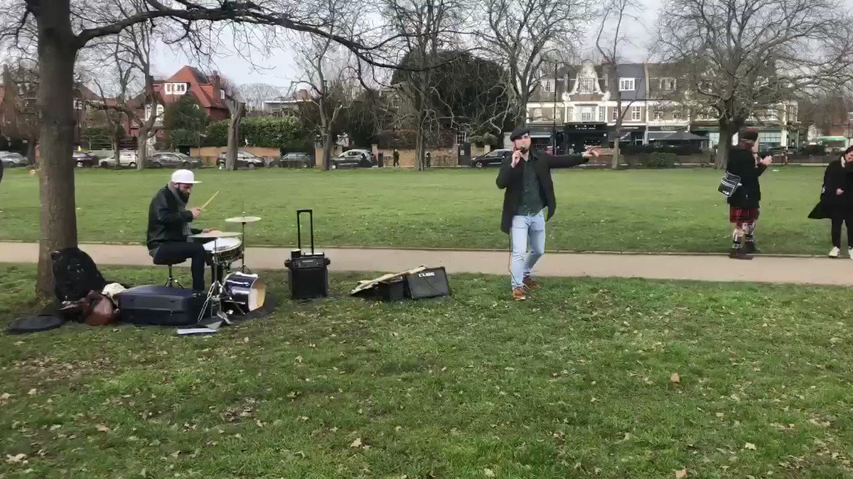 @JamForFreedomUK playing in Turnham Green now! #musicformentalhealth #LetLondonLive 👯♂️🤸♀️🎶😎💃🏻 https://t.co/bCZeN5hzJQ