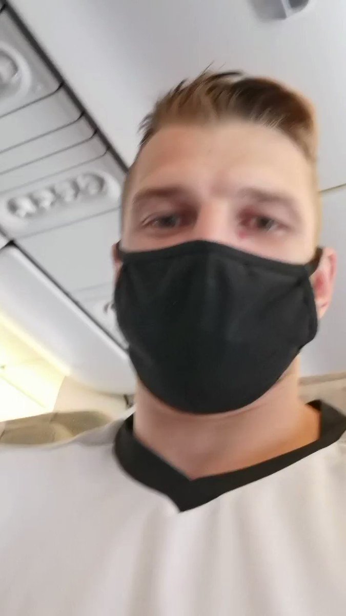 Just landed back in NZ, high tech deep clean before we are allowed off the plane π€£π€£π€£ https://t.co/yFwZAH3BLv