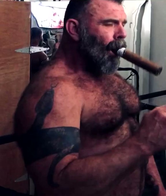 Cigar Daddy looking for hot bottom for a sling fuck. https://t.co/3BLVI7s1XX #cigardad #dilf #hairyhomo