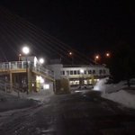 このやっちまった感ｗ。夜だし人おらんし鳴らんやろって思って石碑近づいたら爆音で「津軽海峡・冬景色」流れ出した。