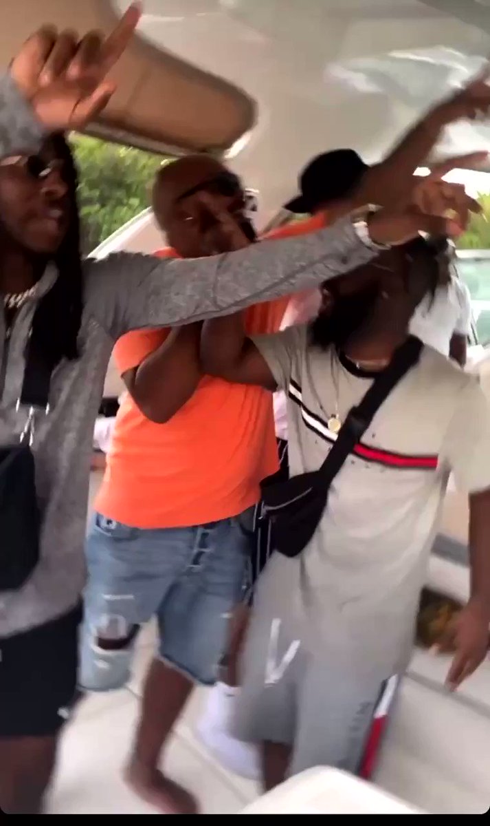 Secretly niggas love womens R&B https://t.co/fPbKIrjiN6