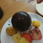 くら寿司の「びっくらチョコドーム」の溶け方!上から溶けるとばかり思っていたのに!