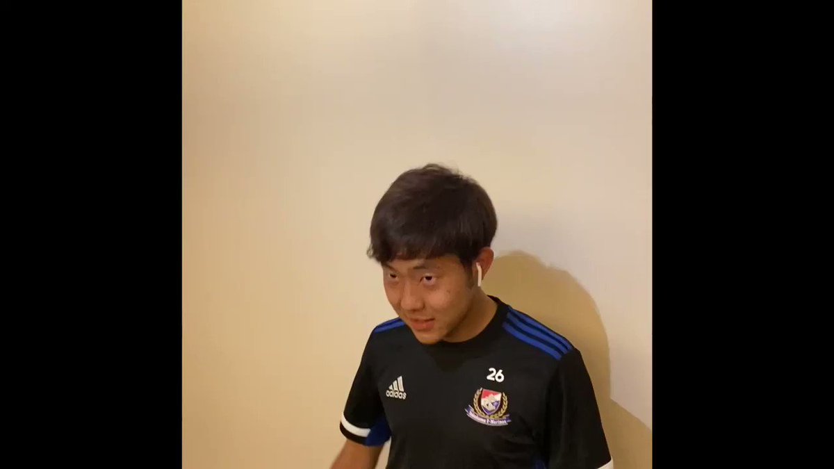 横浜f マリノス 公式 先日 やベスタ で配信された デジっち で選手が歌った 民衆の歌 は こんな感じで一人ひとり撮影していました 見逃してしまった方はまだdaznで視聴可能です Dazn未加入の方はこの機会に年パスを T Co
