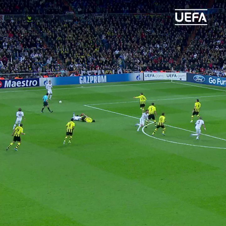 💪 Qué defensa... ¡Impresionante!
¡Feliz cumpleaños, Pepe! 🎂🤍
@officialpepe | @realmadrid https://t.co/FtRvr45wfR