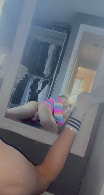 Just Kai chillin’ in the wardrobe after getting his BoyHole creamed ?? https://t.co/693MgknPmF