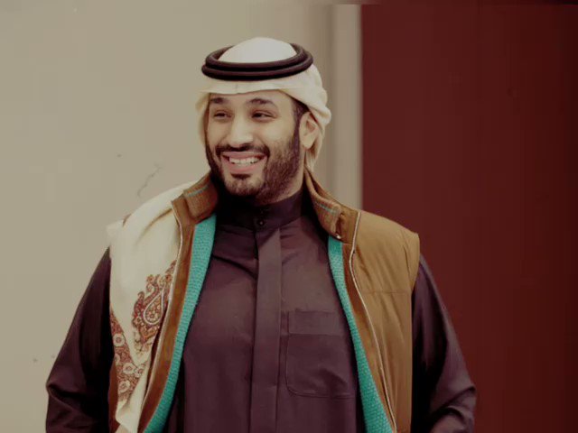 سيكتب الحاضر والمستقبل والتاريخ اسمك من ذهب ... قائد ملهم قوي صاحب رؤيه رجل افعال لا اقوال اتى نعمه من الله في توقيت صعب في المنطقه ... كاريزما نادره تجمع الهيبه والطيبه والوفاء والكرم والفروسيه والبطوله ... كلام من شخص شاف لا من شخص سمع 🇸🇦❤️ حفظك الله وعزك هذا حقك علينا 🇸🇦❤️🙏🏻 https://t.co/59pIaRXyFT