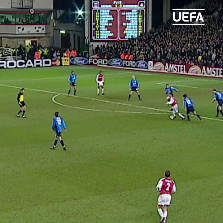 😍 𝑬𝑺𝑻𝑶 de Dennis Bergkamp en 2⃣0⃣0⃣2⃣‼
¿El mejor jugador que ha pasado por el Arsenal?
#UCL | @ArsenalEspanol https://t.co/CKPwsKImYQ