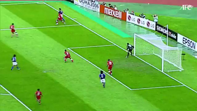 中村俊輔で一番印象に残ってるのはこのゴール。
調子のいい時には魔法を生み出せる、オールドタイプ10番の最後の生き残りみたいなロマンを感じる選手でした。 