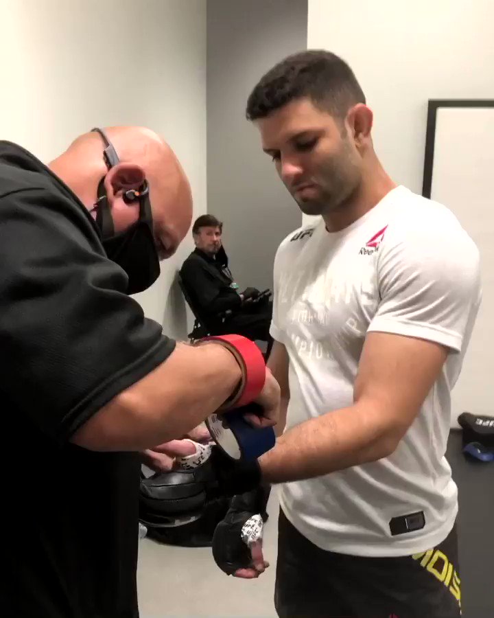 One of the fights I told you about is coming up. Hernandez vs Moises is LIVE NEXT on @espn+ #UFCVegas20 https://t.co/qaHBKzjeFT