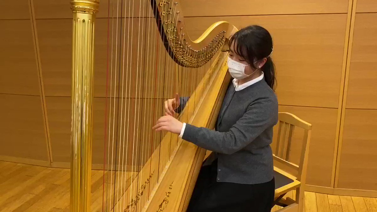 ファイナルファンタジーのテーマ曲をハープ奏者に耳コピしてもたった 話題の画像プラス ファイナルファンタジーのテーマ曲をハープ奏者に耳コピしてもたった 話題の画像プラス