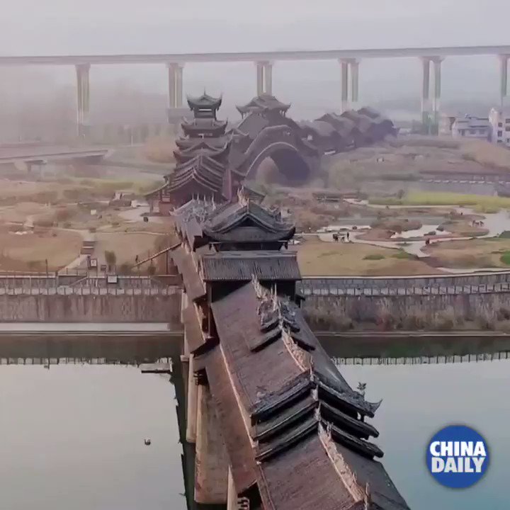 #GlamorChina This wooden bridge brings an extra bit of splendor to its home in Chongqing. https://t.co/EylgwOCMik