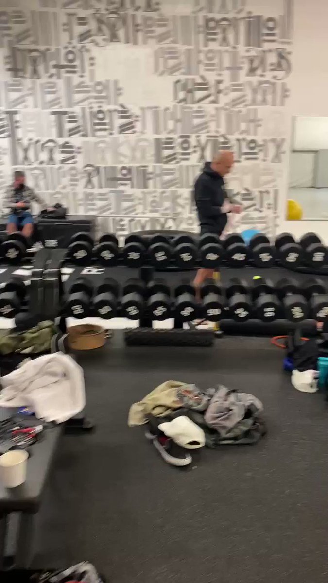 Bumped into some old friends down at @rvcasport today https://t.co/mAl3KbqT2G