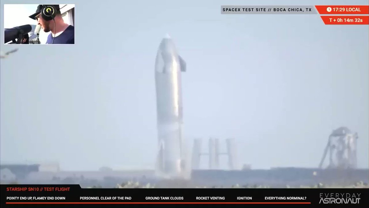 SpaceX впервые посадила прототип Starship — но через несколько минут он взорвался
