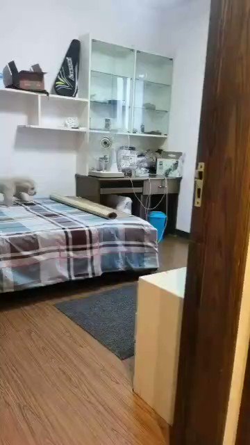 RT @wrostofnatre: This dog makes his own bed before sleeping and it's the cutest thing I've ever seen!! https://t.co/7pC1v0rfuq