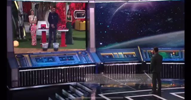 RT @StarAlyGoni: Who else remembers this?
The kala dil task.