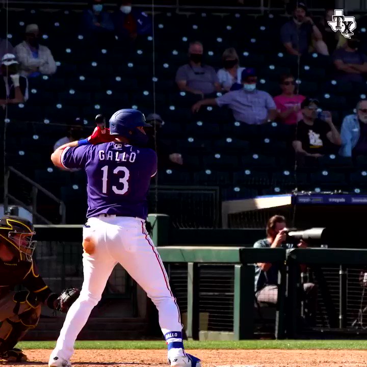 Padres at Rangers / Twitter