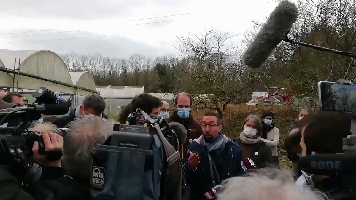 Lorsque @J_Denormandie assure que tous les modèles peuvent coexister, @NicolasGirod3 lui rappelle la réalité : la France fait le choix de ne pas actionner le levier de la #PAC déjà existants en soutien aux #PetitesFermes https://t.co/1VVxESacJw