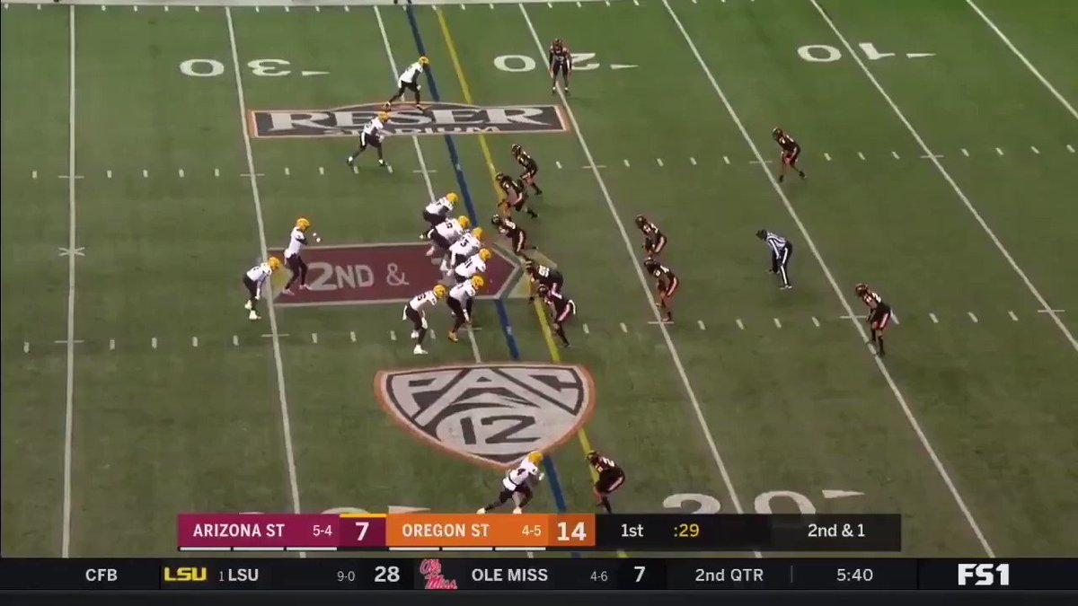 When watching Brandon Aiyuk last year, WR Frank Darby also flashed on film.
Darby could be looked at by teams looking for a pure deep threat, as he has good speed, size and ball tracking ability.
He needs to keep working on his route running, but he's an interesting player. https://t.co/jUSrSBbnw1