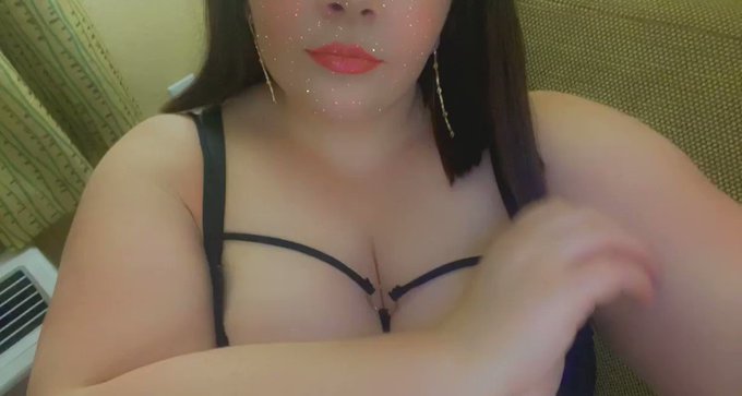 Buy me a drink 💘 https://t.co/GGvEQVzcko<a href="/tag/bbw"class="tags"><span>#bbw</span></a><a href="/tag/bbwfacesitting"class="tags"><span>#bbwfacesitting</span></a><a href="/tag/wagonwednesday"class="tags"><span>#wagonwednesday</span></a>