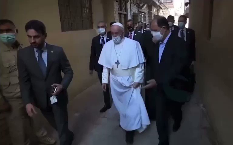 Video of the meeting between Grand Ayatollah Sistani and Pope Francis circulating on Iraqi social media. https://t.co/zuA8fpPhOt