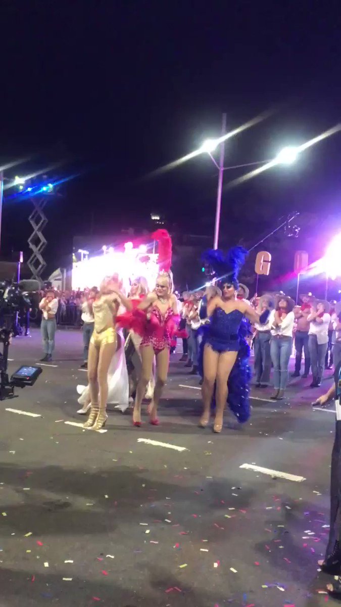 Kylie watching Kylies at the 2019 @sydneymardigras @kylieminogue Longing to don a tiara & party once more! Have fun, possums. Missing you all from #LockdownLondon 🌈🌈🌈🌈 https://t.co/0joPXkh66k