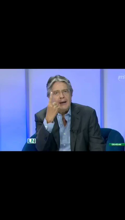Mandamiento IV: "Honrarás a tu padre y a tu madre". El Lasso cristiano no sólo deshonra a su padre, sino el trabajo de miles de ecuatorianos que de manera noble sacan adelante este país. Trabajadores de la salud y maestros, ya saben por quién NO votar.
https://t.co/WtS8dvbTXZ