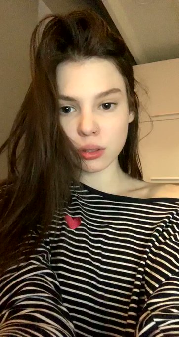 Online soon on @chaturbate from beta visit me hoooray :) https://t.co/vXM6l1dHd2