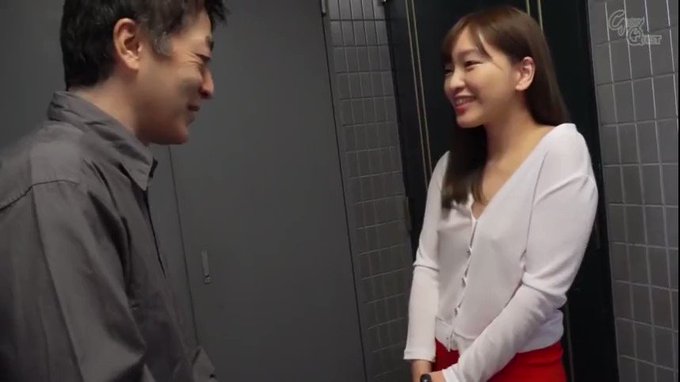ノーブラノーパンで挑発してくるスケベ奥さんが隣に引っ越してきた！
可愛すぎですわ。
https://t.co/7pCdJT9AUl