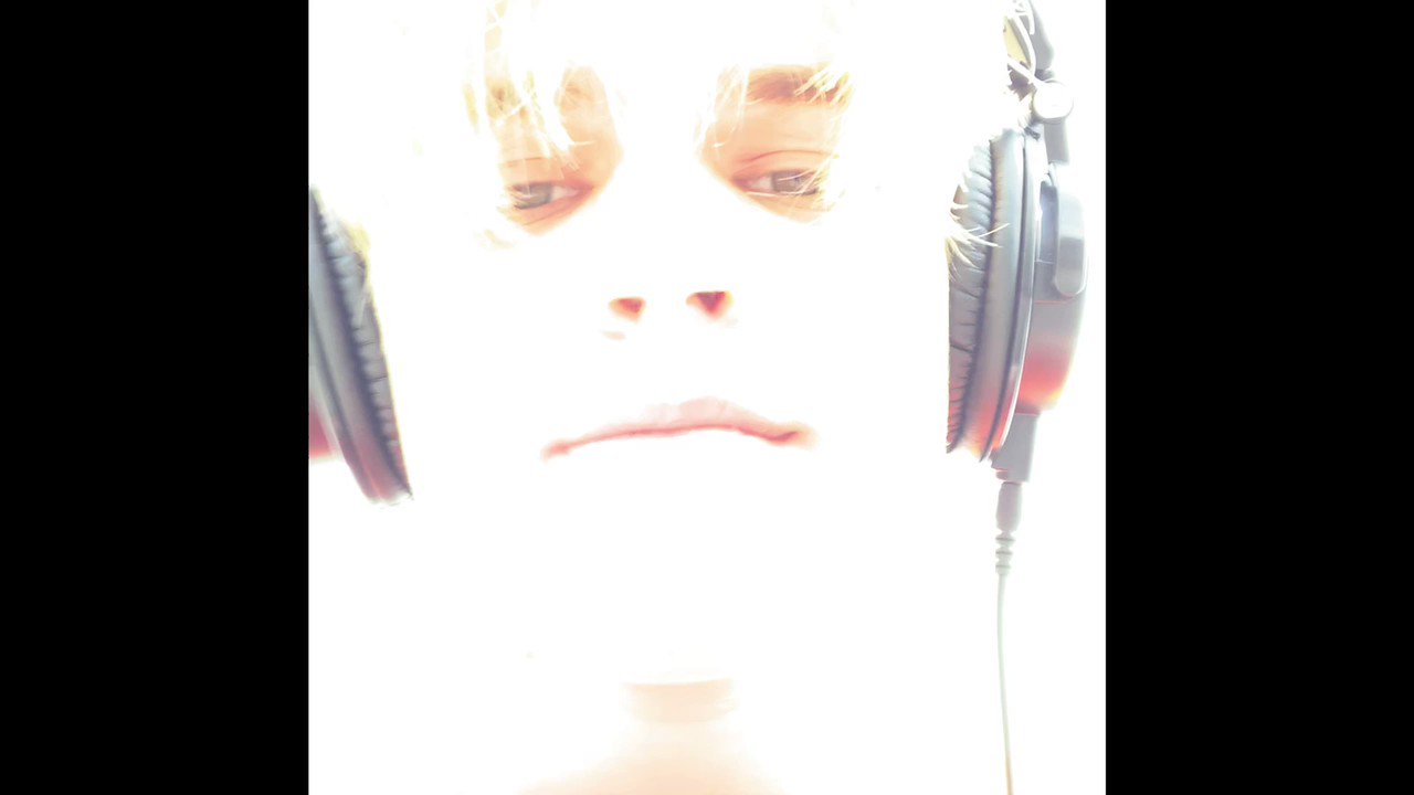 Happy Birthday Aaron Eckhart! Comment below 