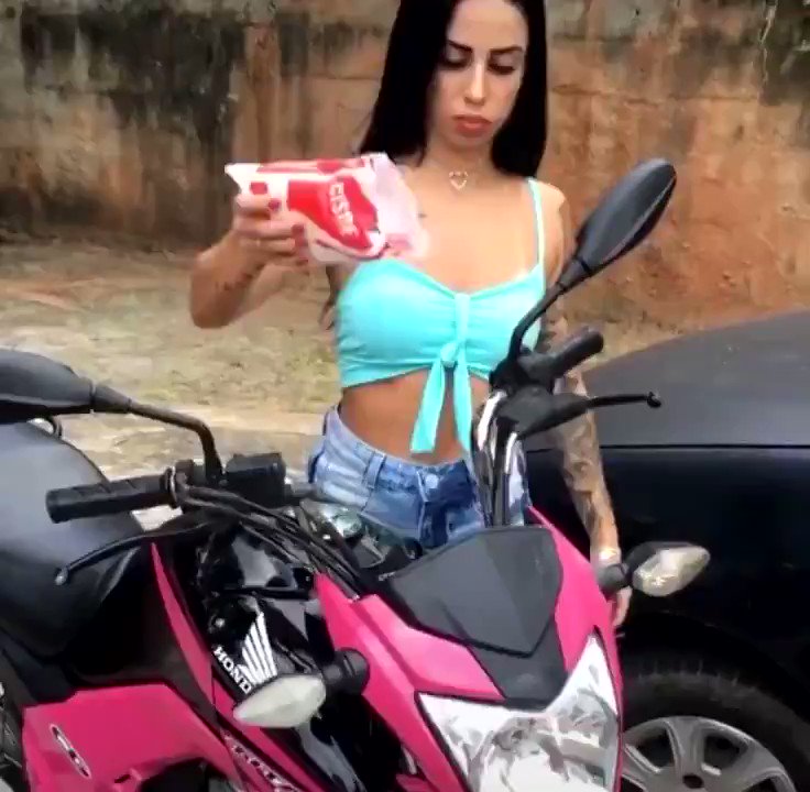 ana bafo de rola on X: mc naninha lookalike jogando sal grosso na