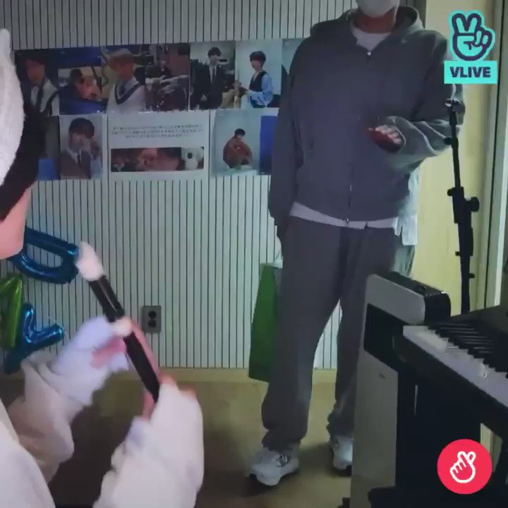 YEONJUN SINGING HAPPY BIRTHDAY. MARIAH CAREY IS SHAKING!!!
