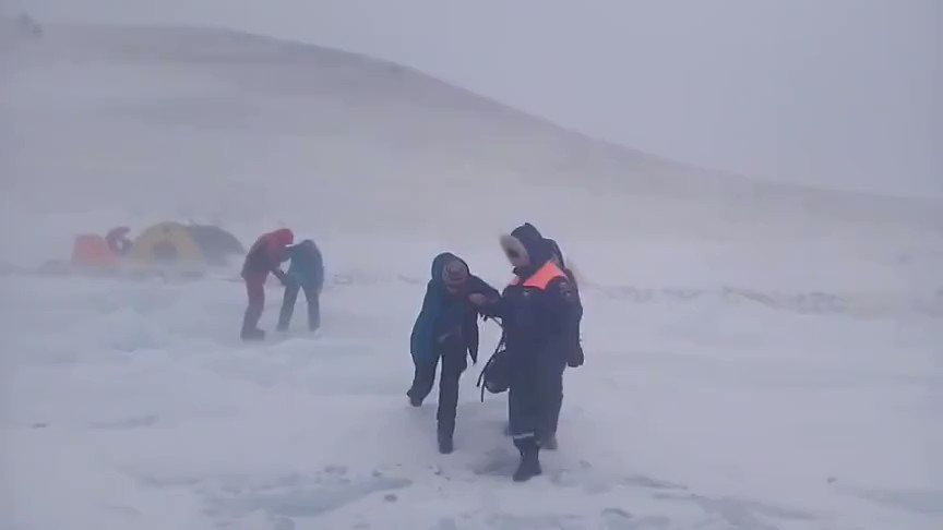 За меня споют бураны. Снежная Пурга на Ямале. Камчатка, снежный Буран. Сильная Пурга в тундре человек. Тундра снежный Буран.