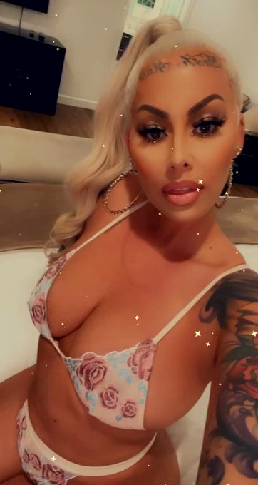 Sexy lingerie @FashionNova ? https://t.co/JOHpUbOYKZ