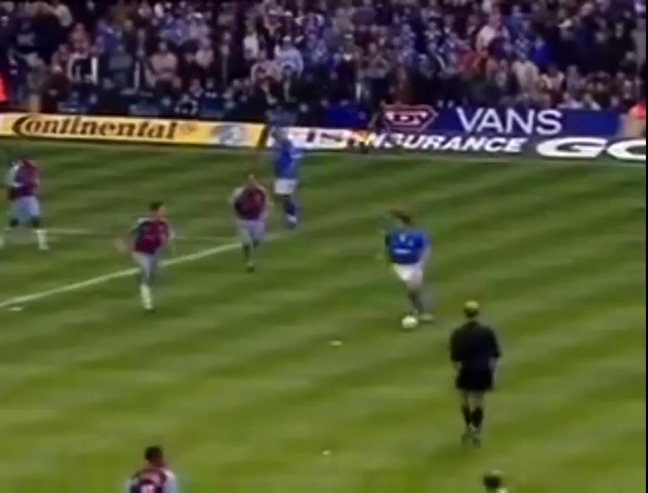 Happy Birthday to David Dunn. 

Never forget the time he tried to channel his inner Erik Lamela. 