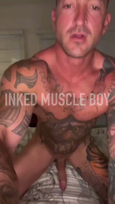 // @inkedmuscleboy 

https://t.co/WJ494gomG8

? @hot_connection2
? @hot_gay_content
? @Hot_Cartoon_
?