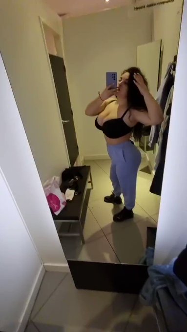 trying on new pants ???? how do you like? the color is very beautiful, write a comment if you want more