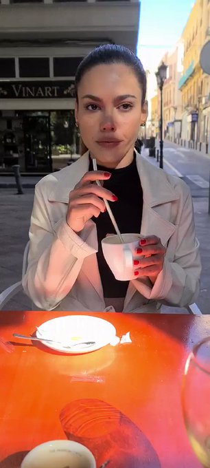 Cafeee ? https://t.co/zlrF6HUcrW