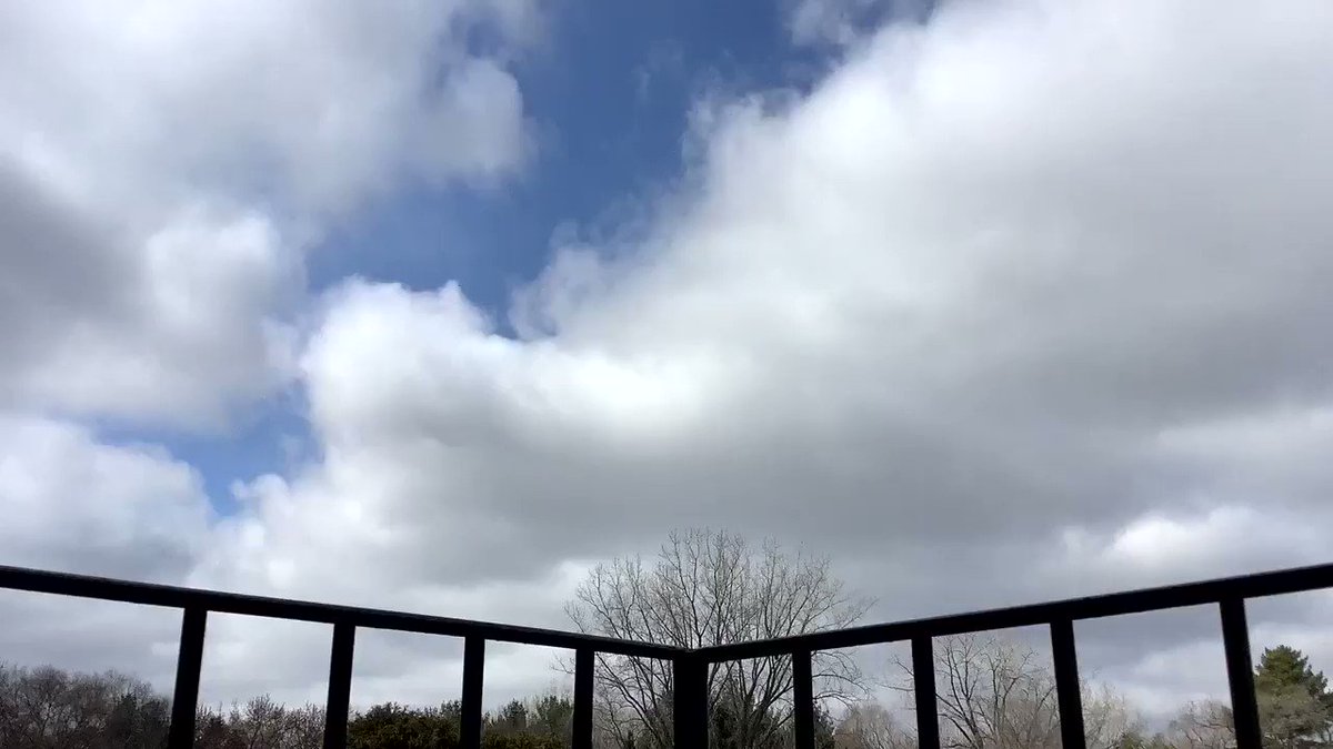 A little bit of a blue sky, cloudy #timelapse #weather video in White Bear Lake, MN #Mnwx #Minnesota 3/17/21 https://t.co/qoJWJTpUUH